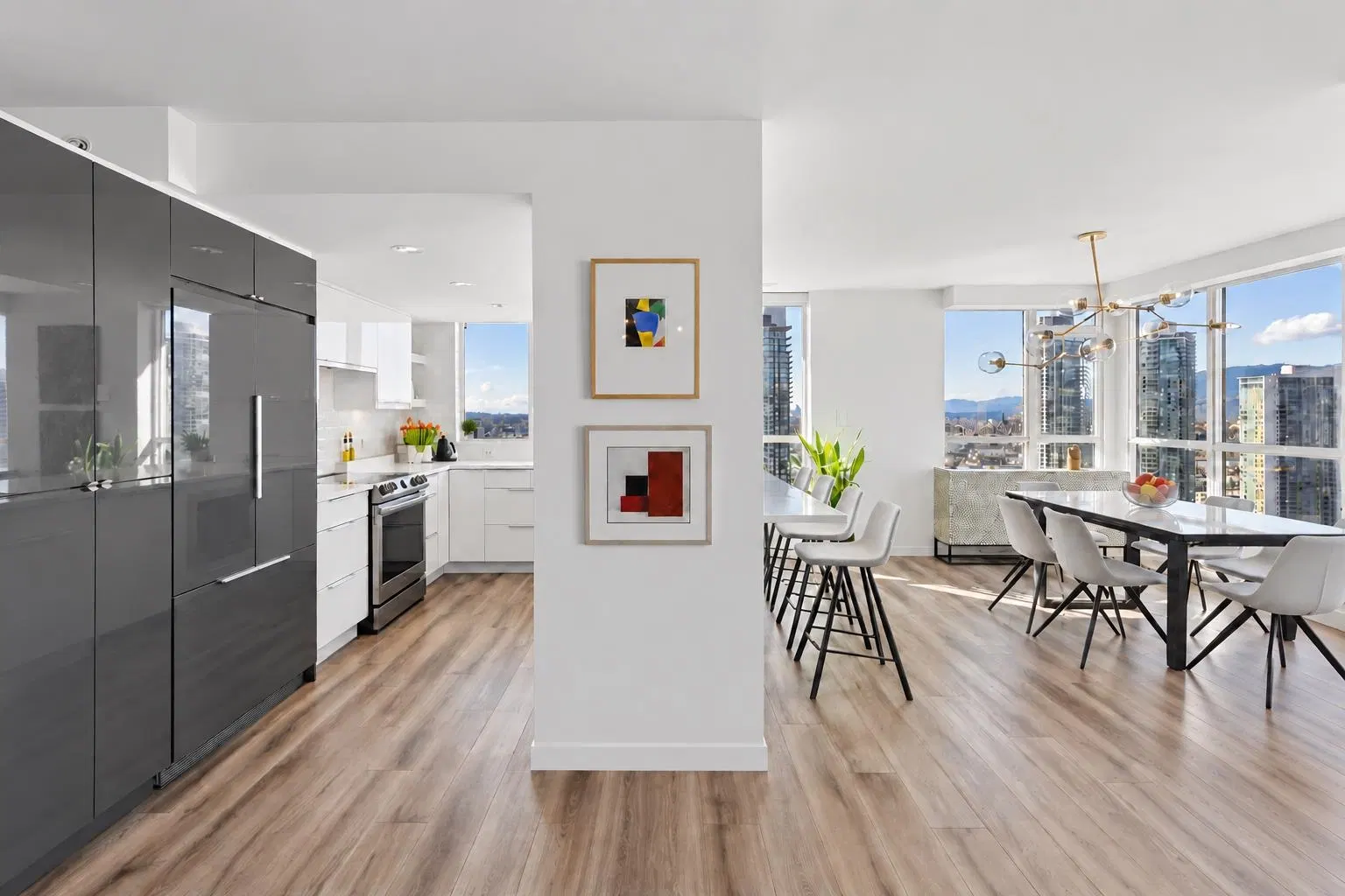 #3203 – 2138 Madison Avenue