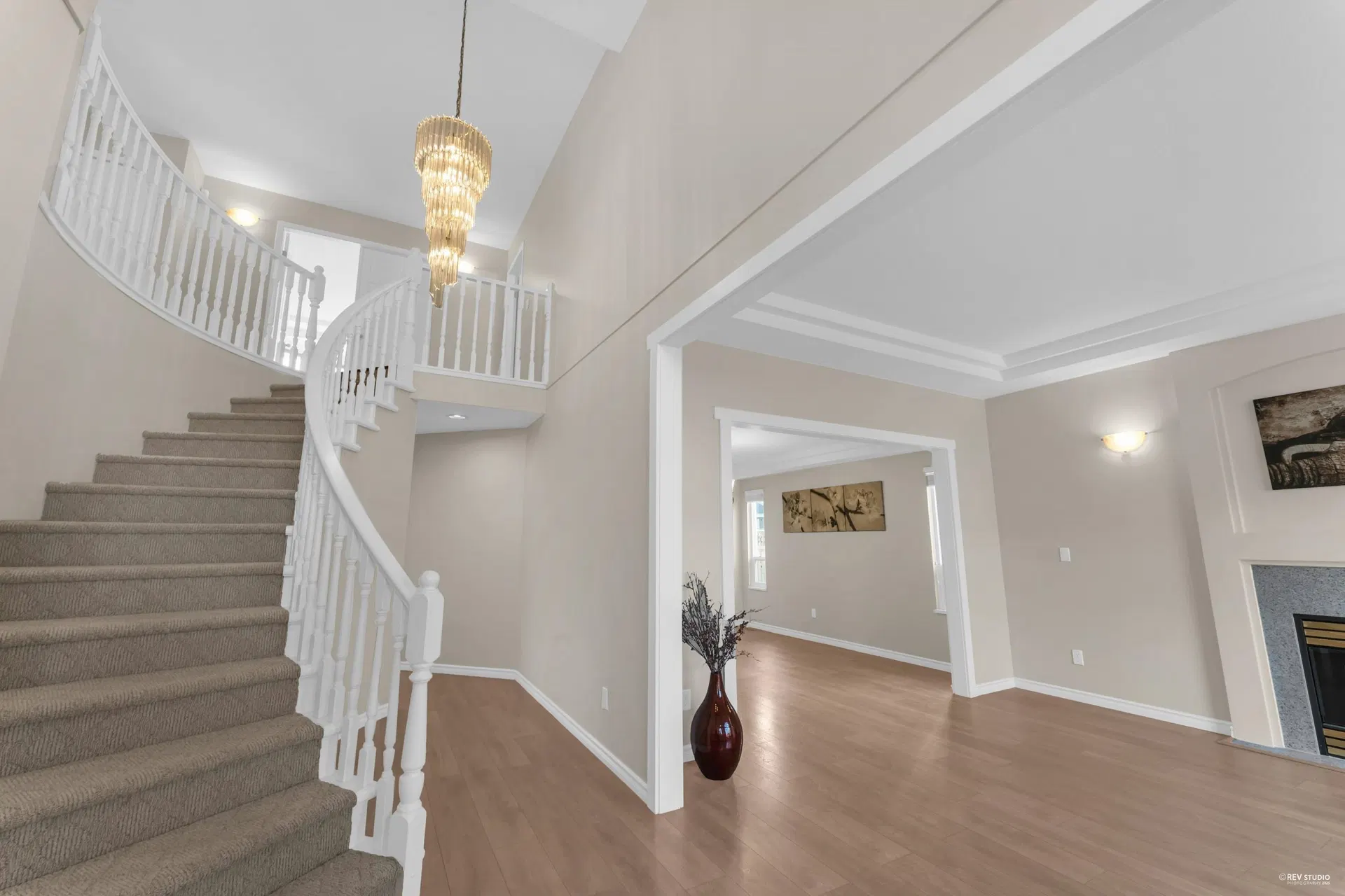 Photo 4 of 37 at 15674 101a Avenue