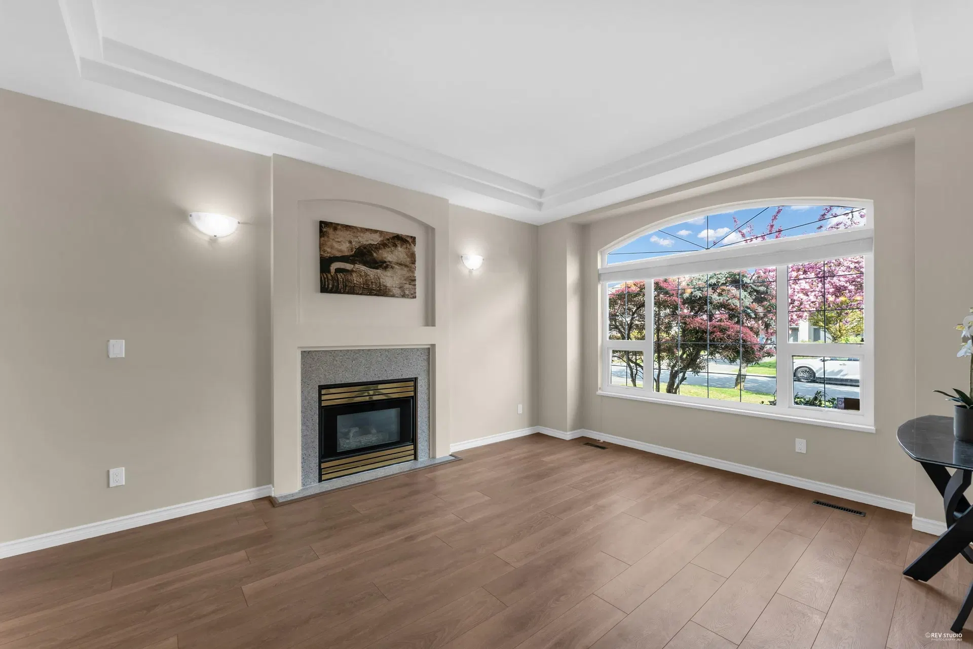 Photo 5 of 37 at 15674 101a Avenue