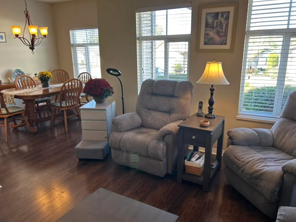 Photo 4 of 28 at #141 – 33751 7 Avenue