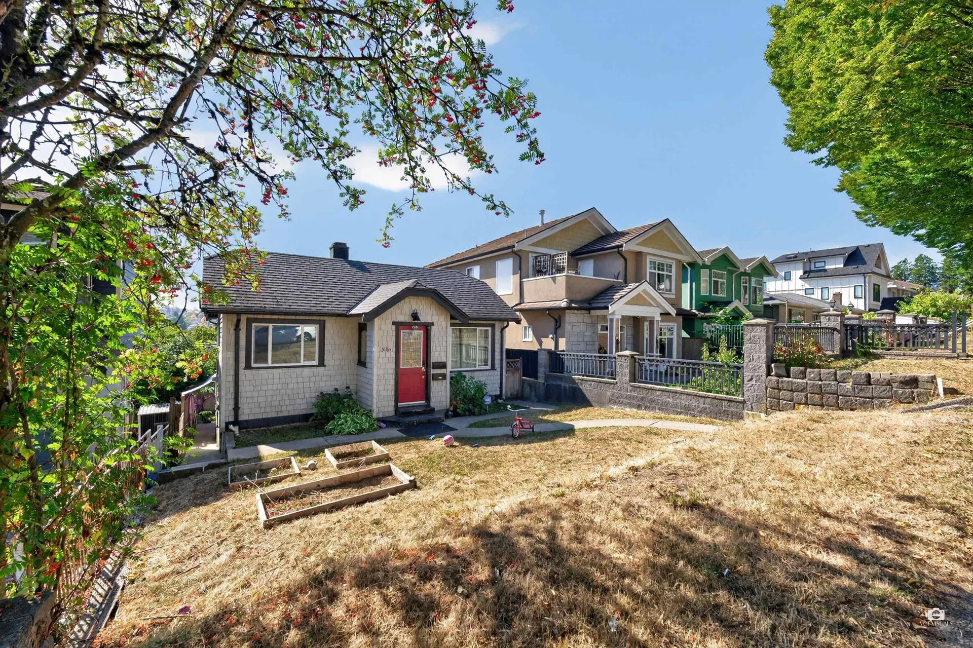 Photo 4 of 14 at 3184 E 8th Avenue