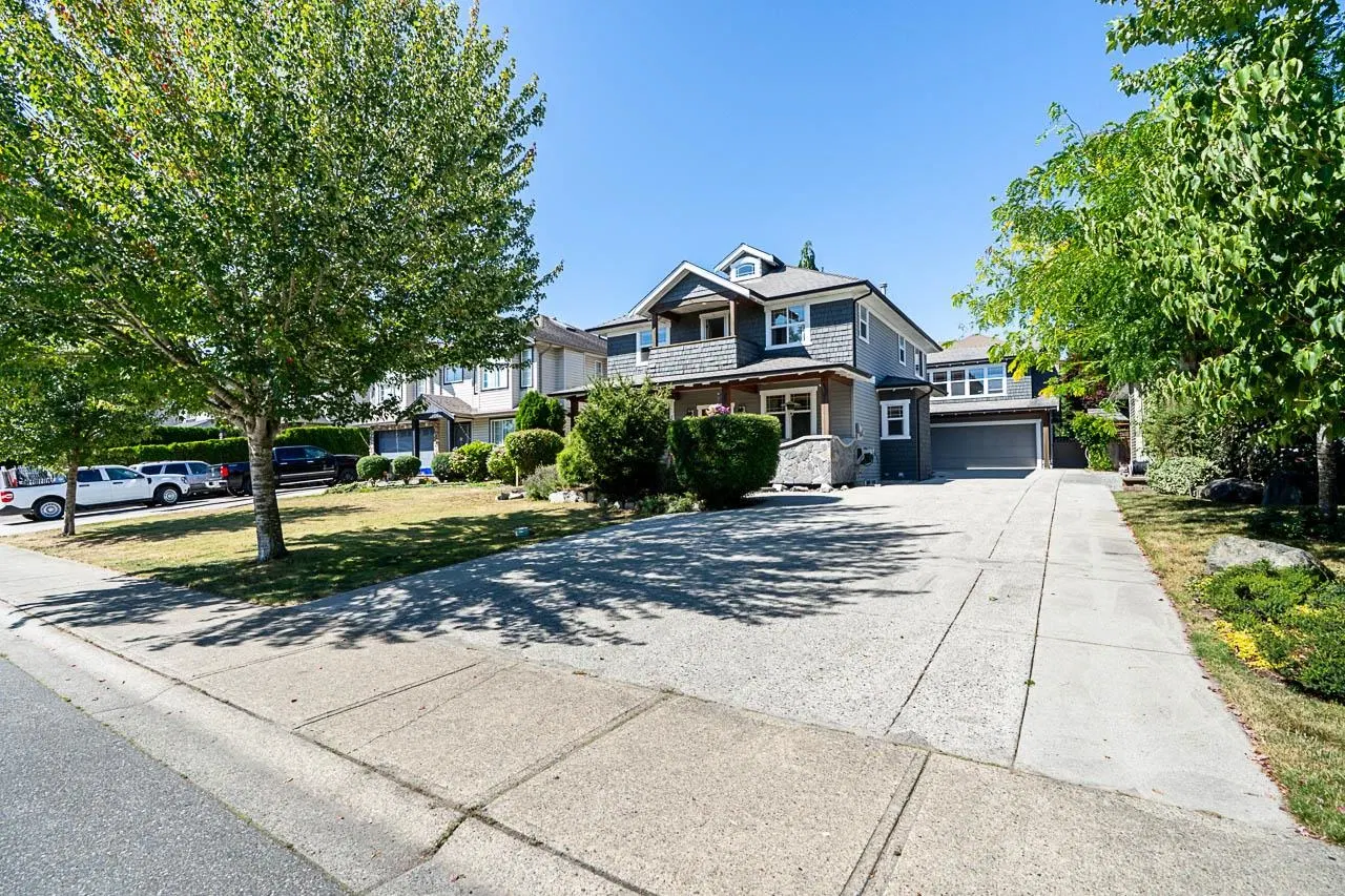 Photo 1 of 40 at 26865 25a Avenue