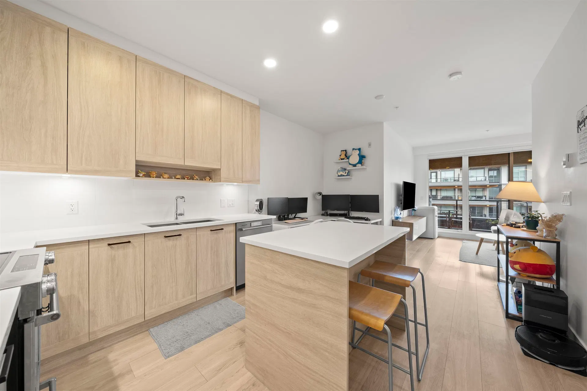 Photo 4 of 30 at #507 – 7579 16th Street
