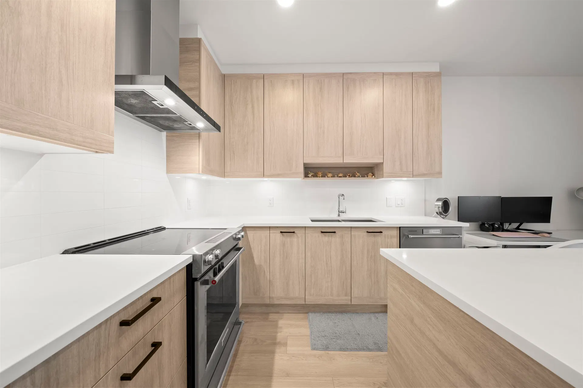 Photo 5 of 30 at #507 – 7579 16th Street