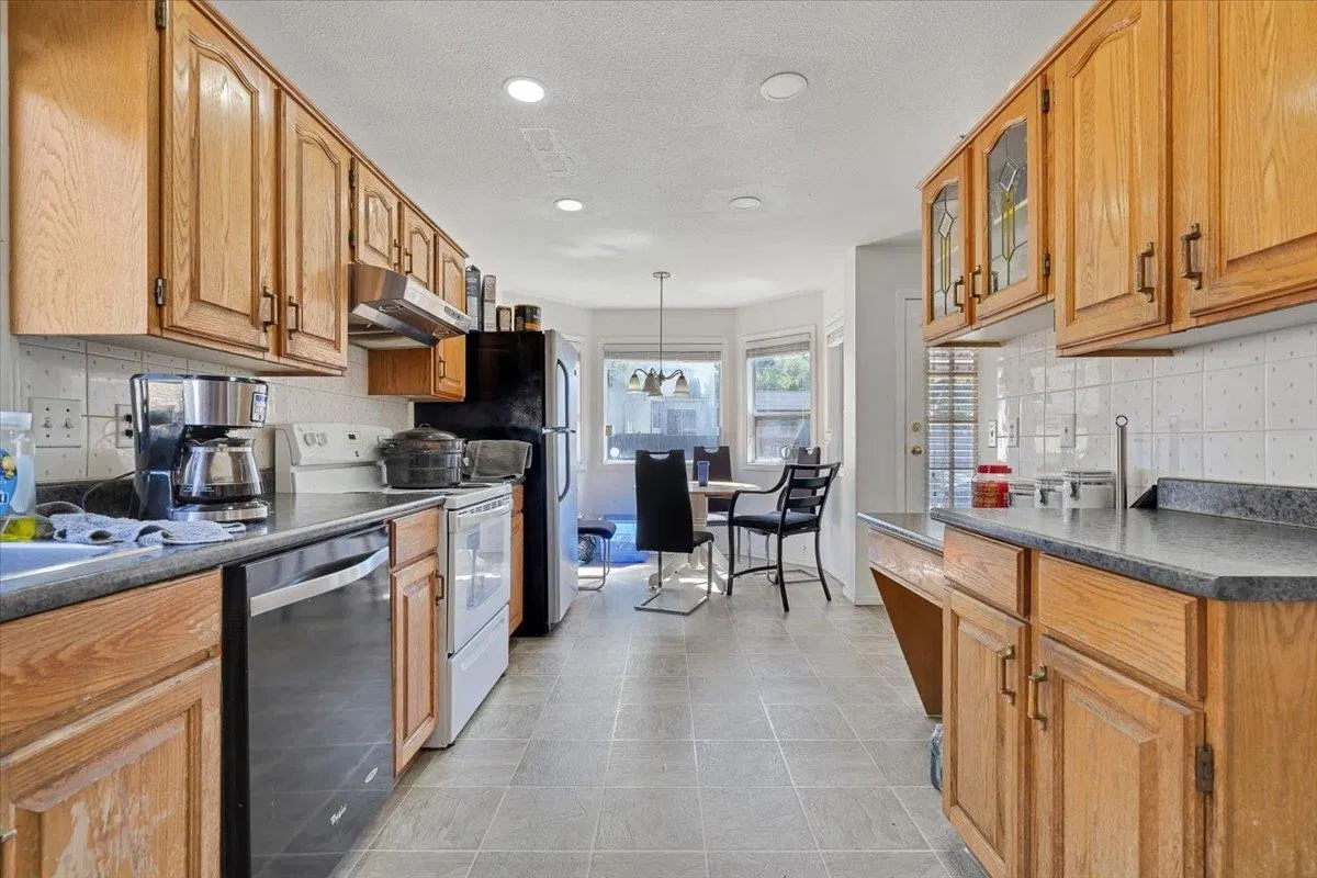 Photo 4 of 26 at 8648 140 Street