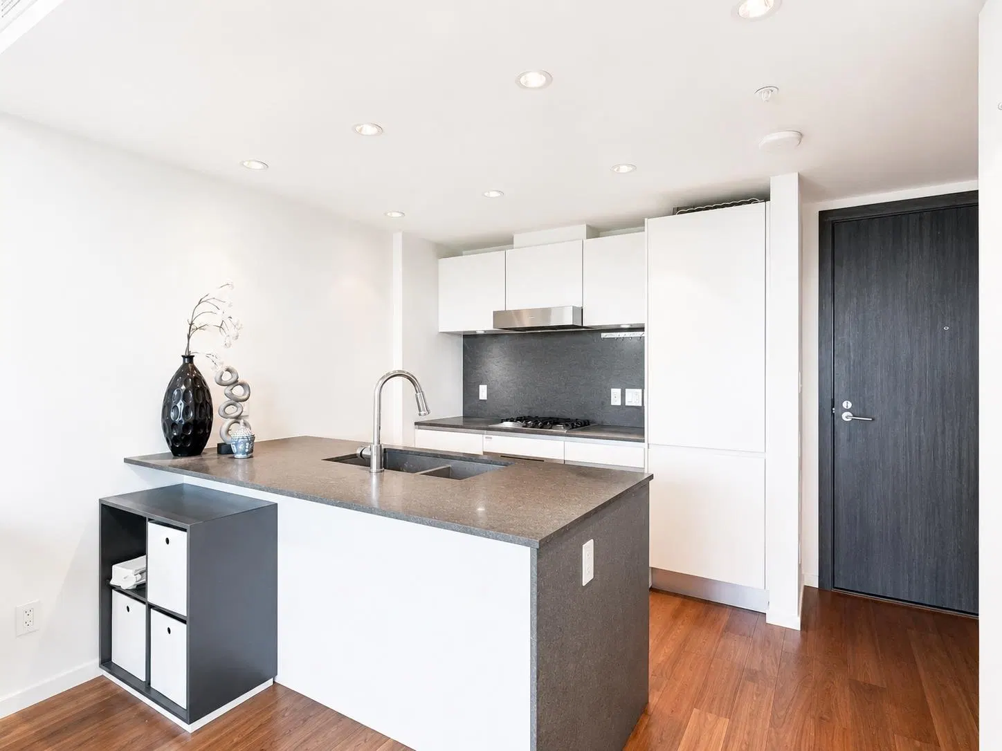 Photo 4 of 16 at #907 – 8488 Cornish Street