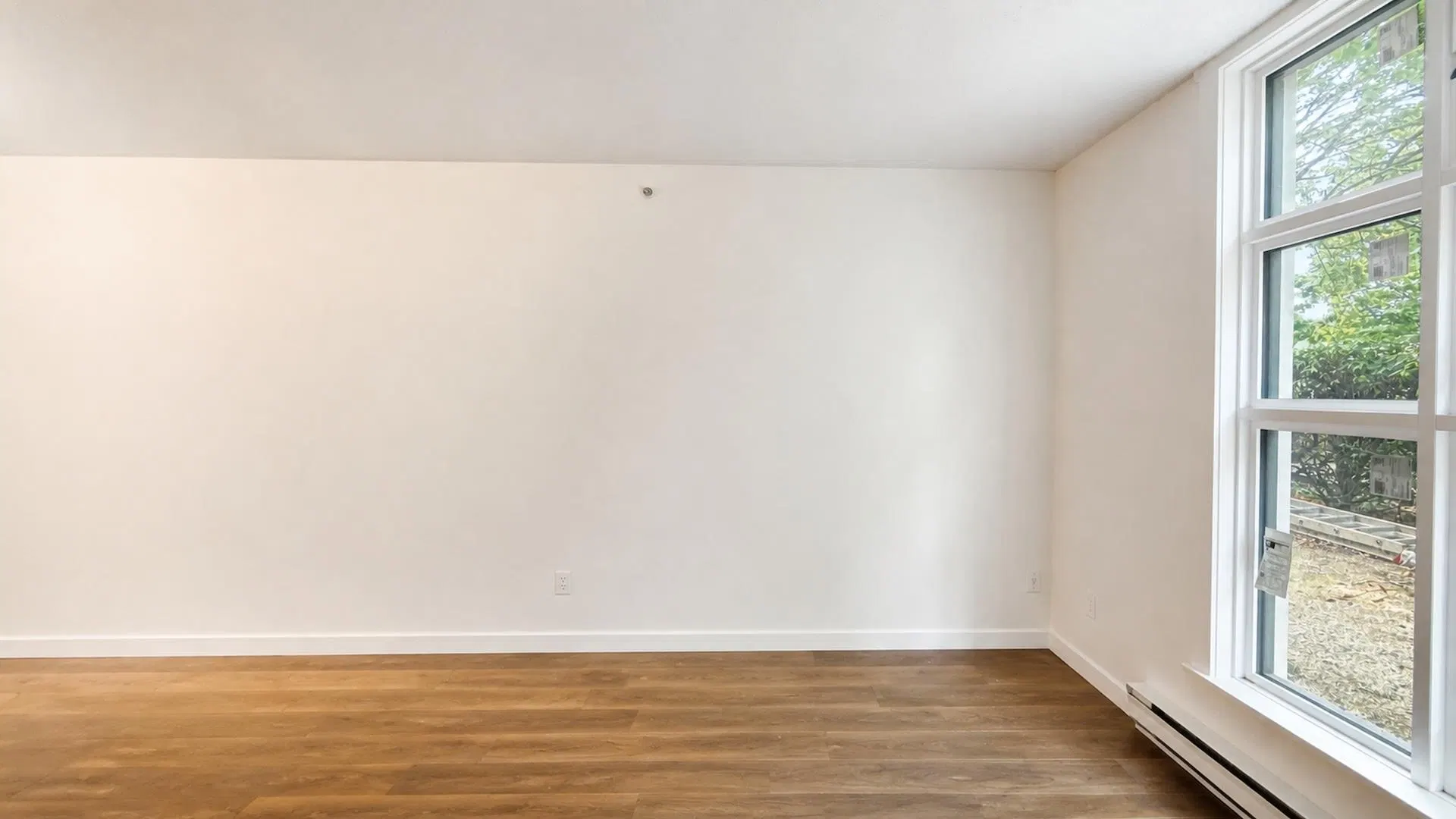 Photo 5 of 19 at #1 – 2528 E Broadway