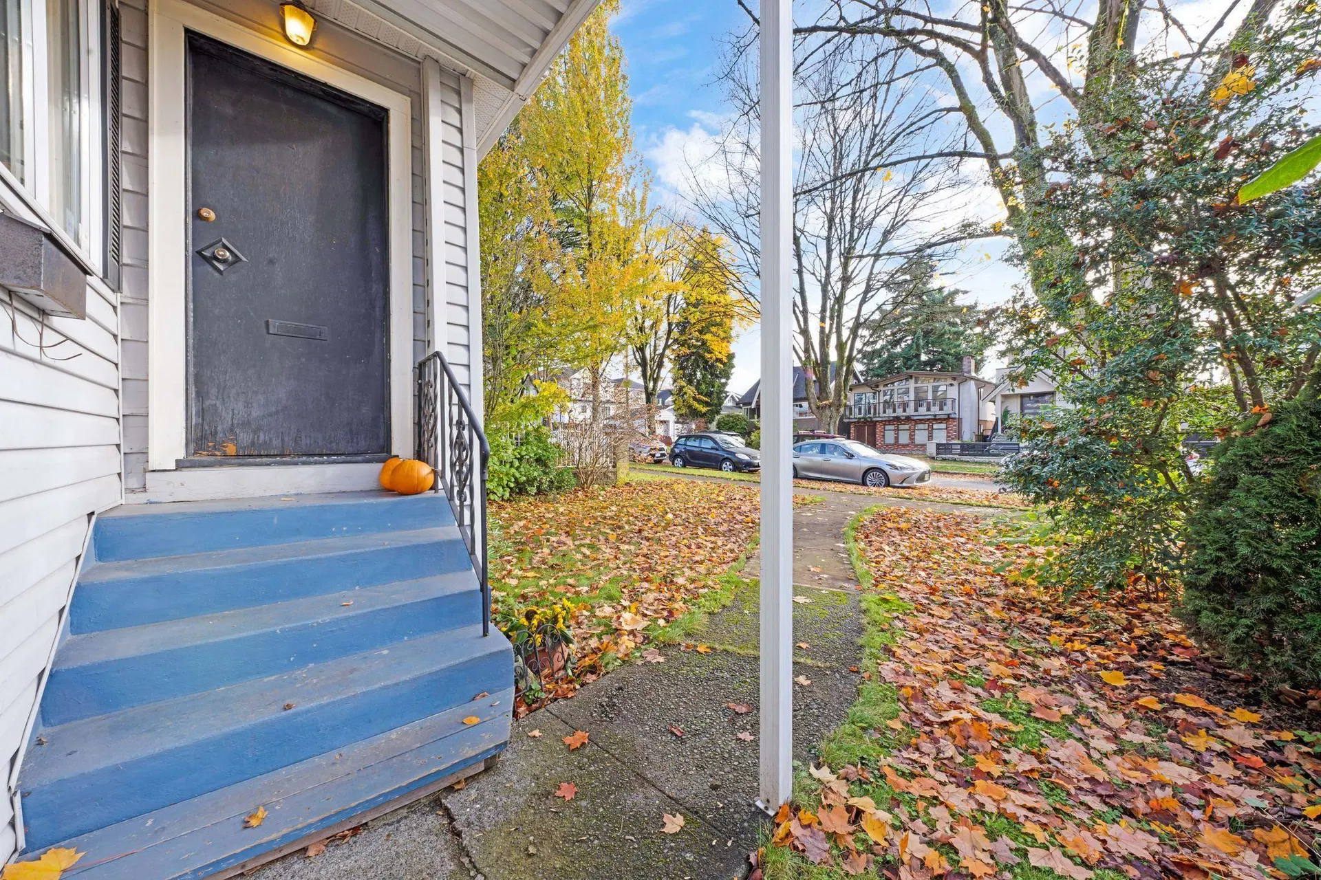 Photo 2 of 29 at 2865 Grant Street