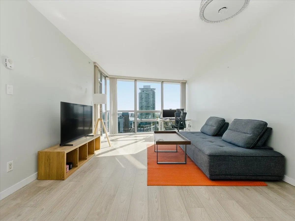 Photo 3 of 27 at #1710 – 14 Begbie Street