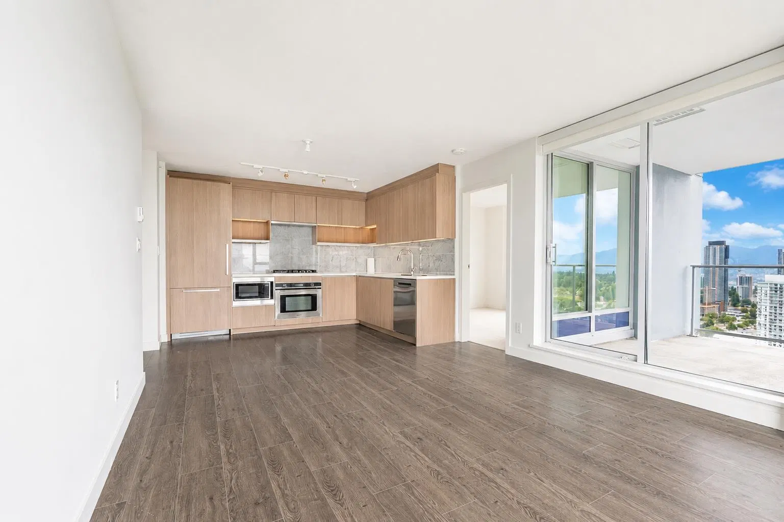 Photo 4 of 19 at #4608 – 13696 100 Avenue
