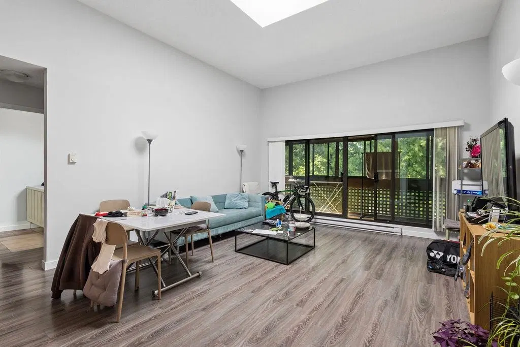 #311 – 444 49th Avenue