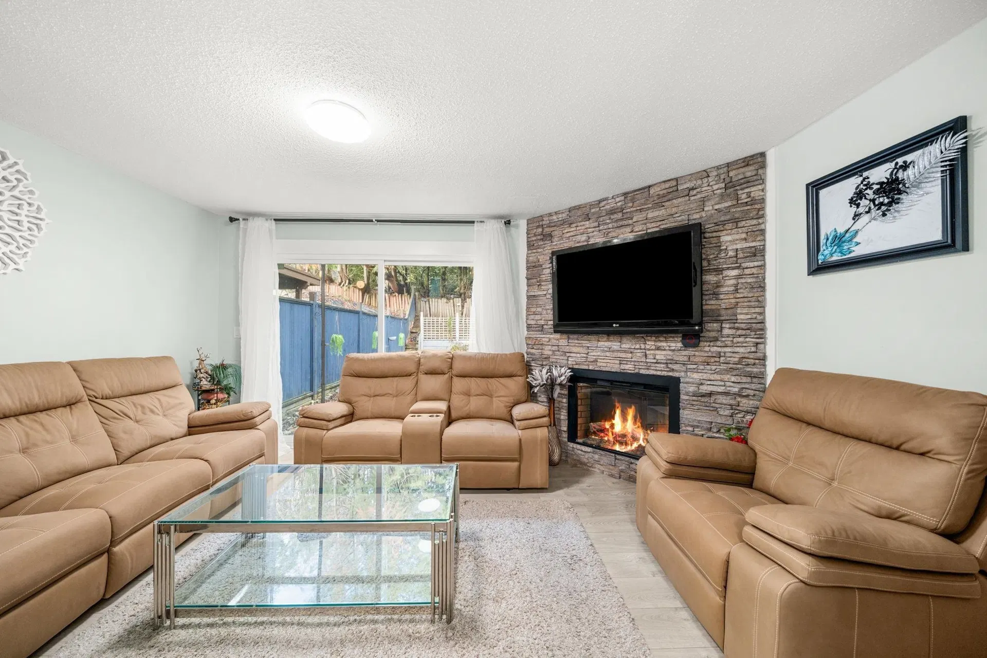 Photo 3 of 30 at 2725 Sandon Drive