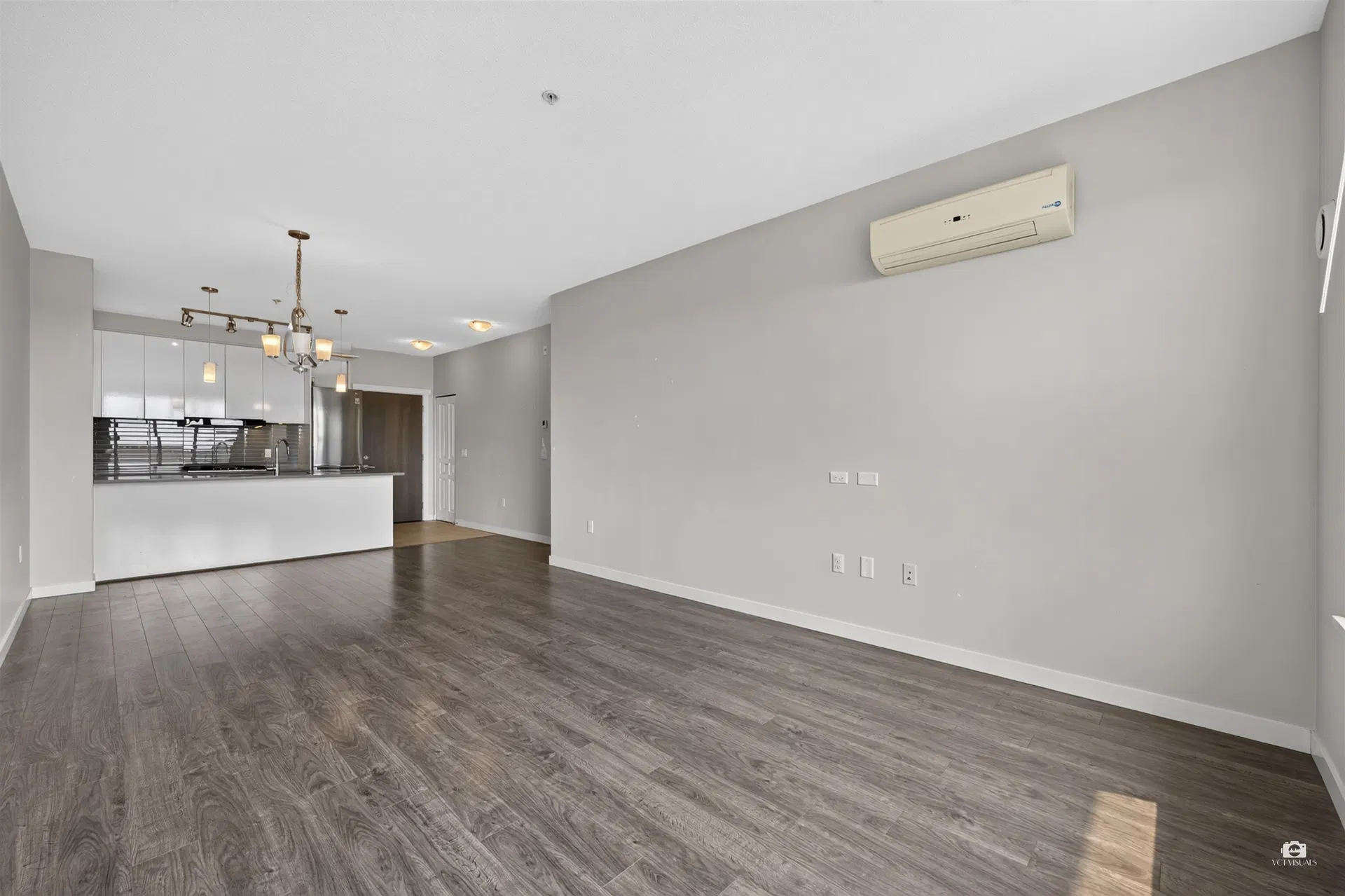 Photo 5 of 28 at #603 – 9399 Alexandra Road