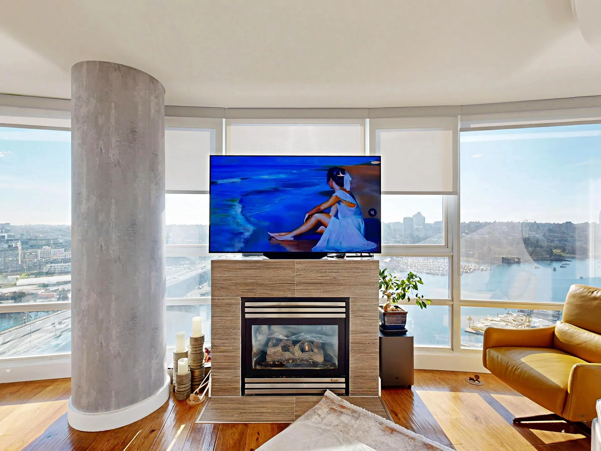 Photo 2 of 40 at #2706 – 1033 Marinaside Crescent