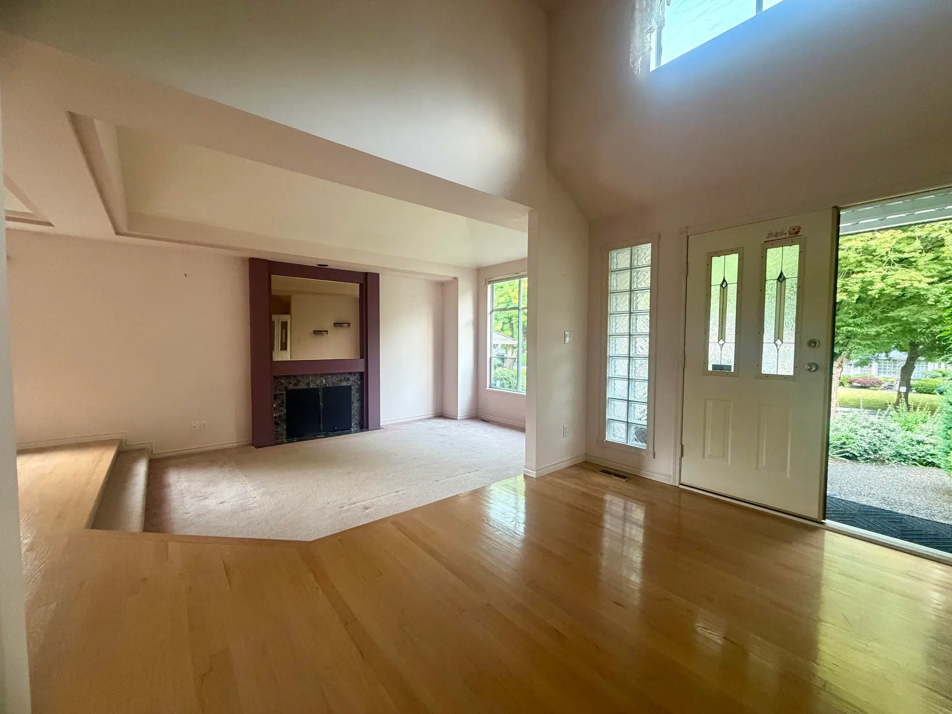 Photo 3 of 25 at 8537 166 Street