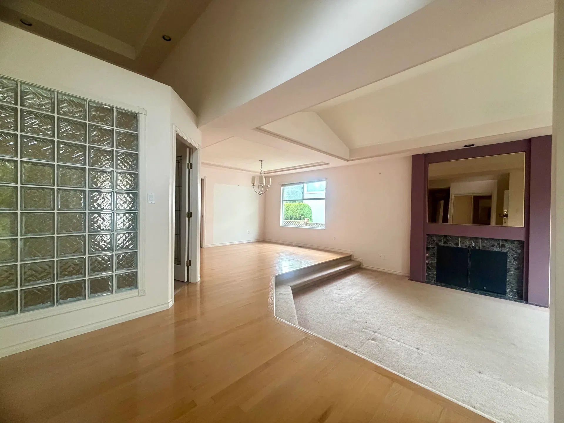 Photo 4 of 25 at 8537 166 Street
