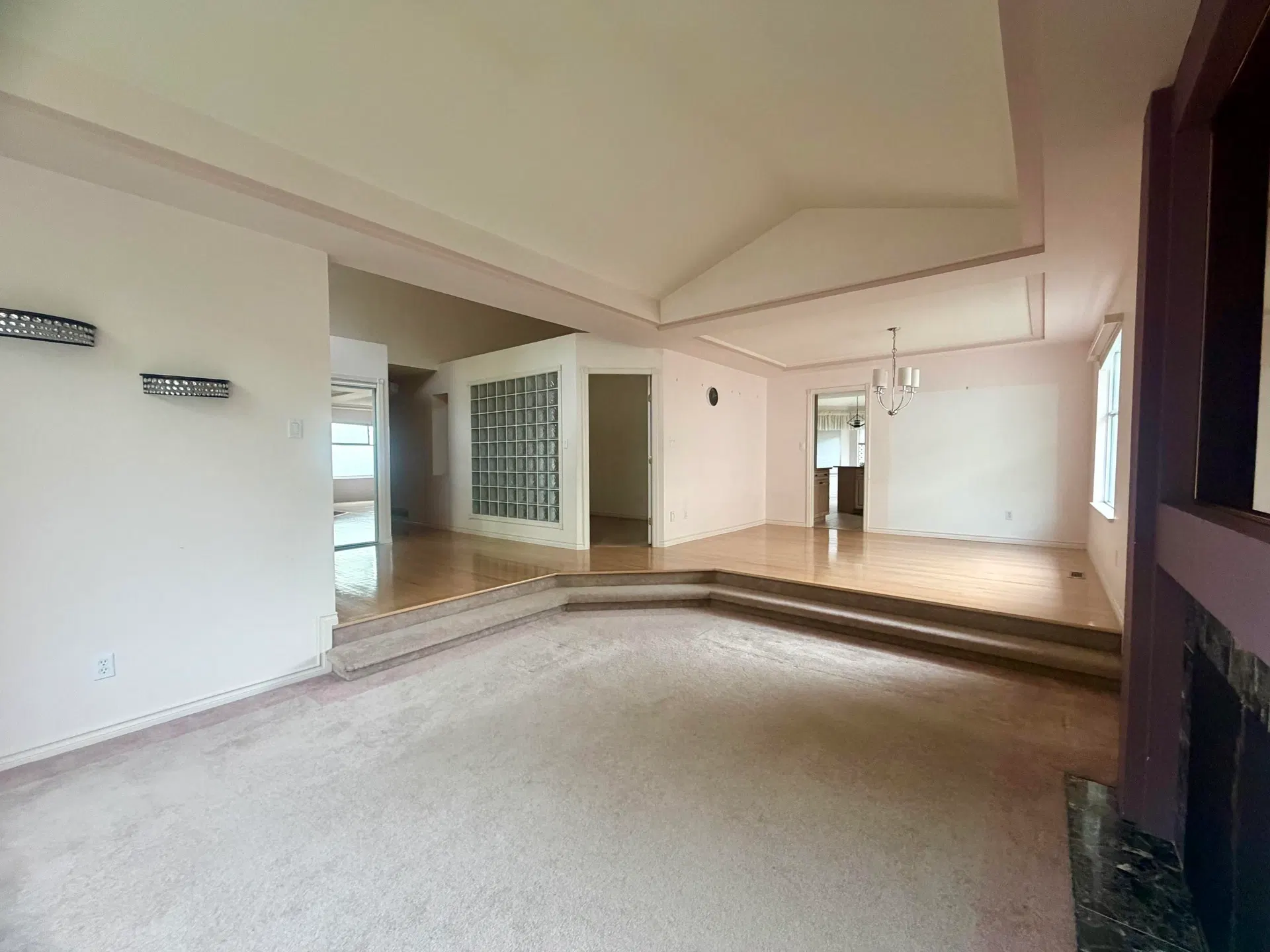 Photo 5 of 25 at 8537 166 Street