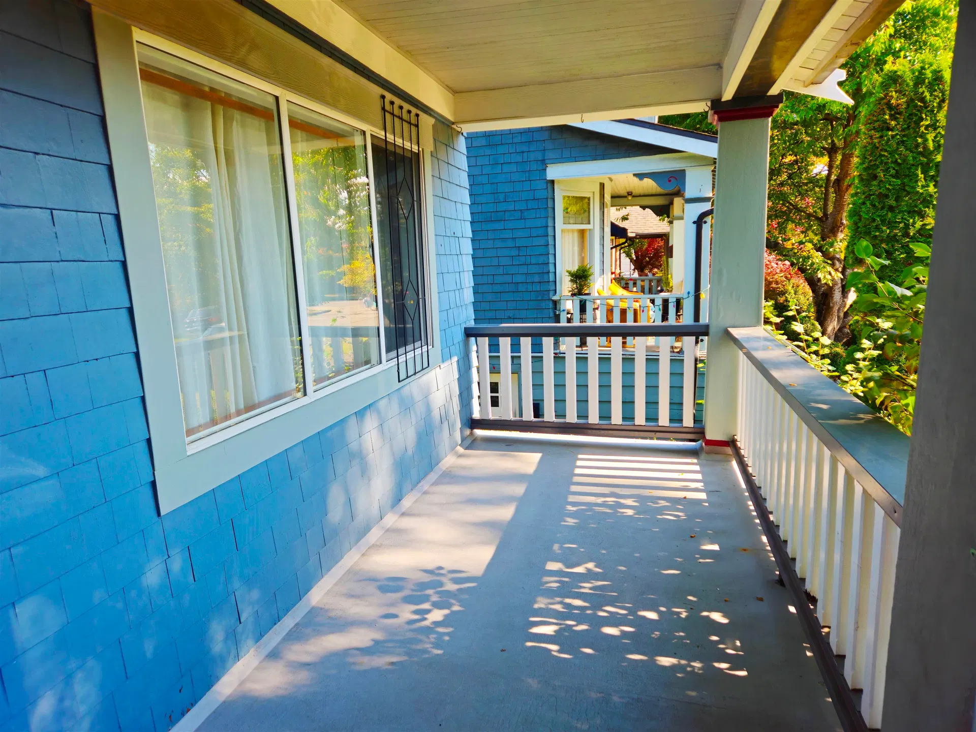 Photo 5 of 40 at 2155 Graveley Street