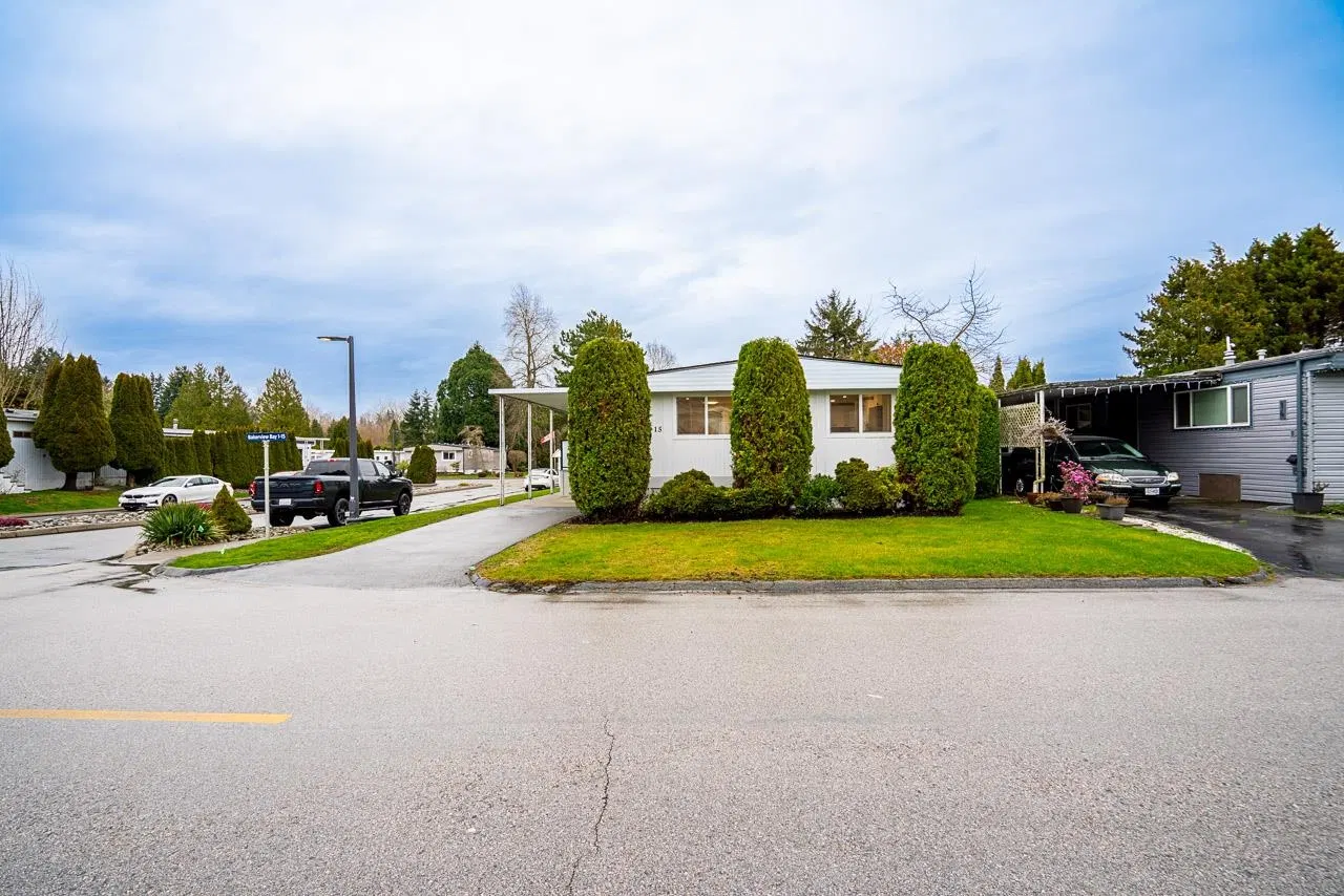 Photo 2 of 40 at #15 – 1840 160 Street