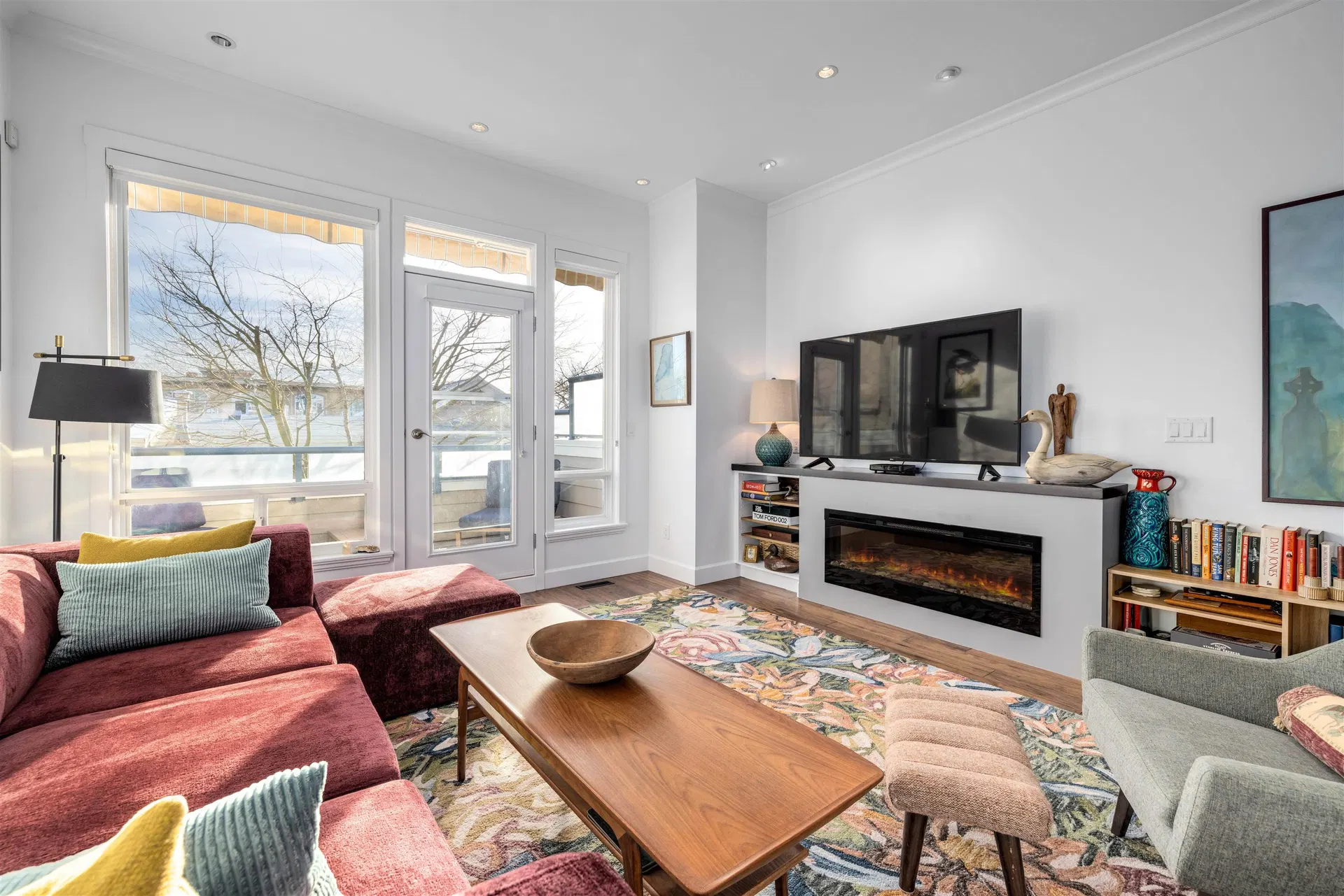 Photo 3 of 37 at #3 – 15161 Prospect Avenue