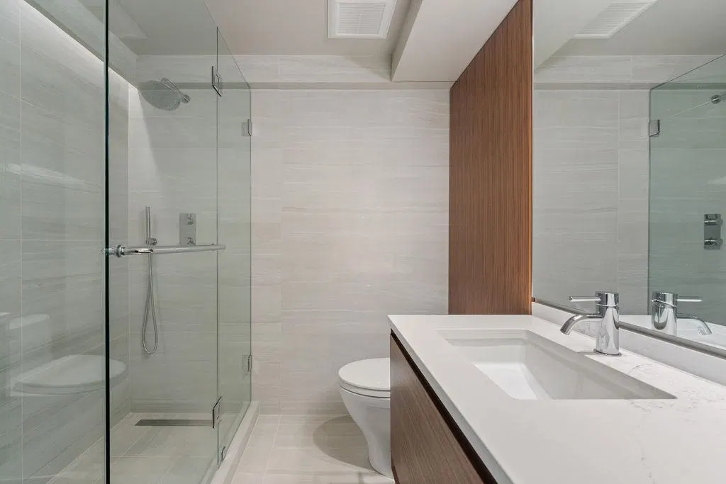 Photo 4 of 23 at #305 – 4101 Yew Street