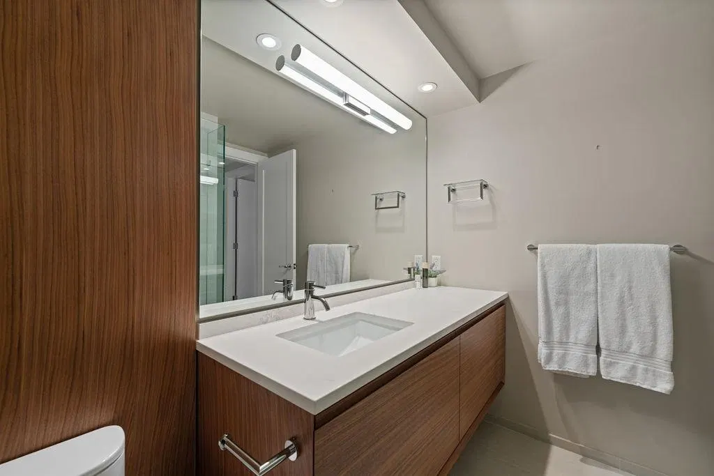 Photo 5 of 23 at #305 – 4101 Yew Street