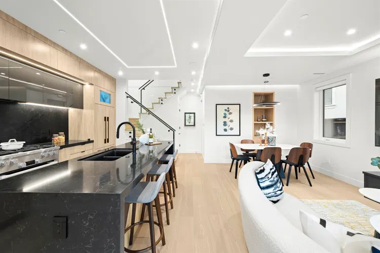 Photo 3 of 35 at #1 – 3466 W 22nd Avenue