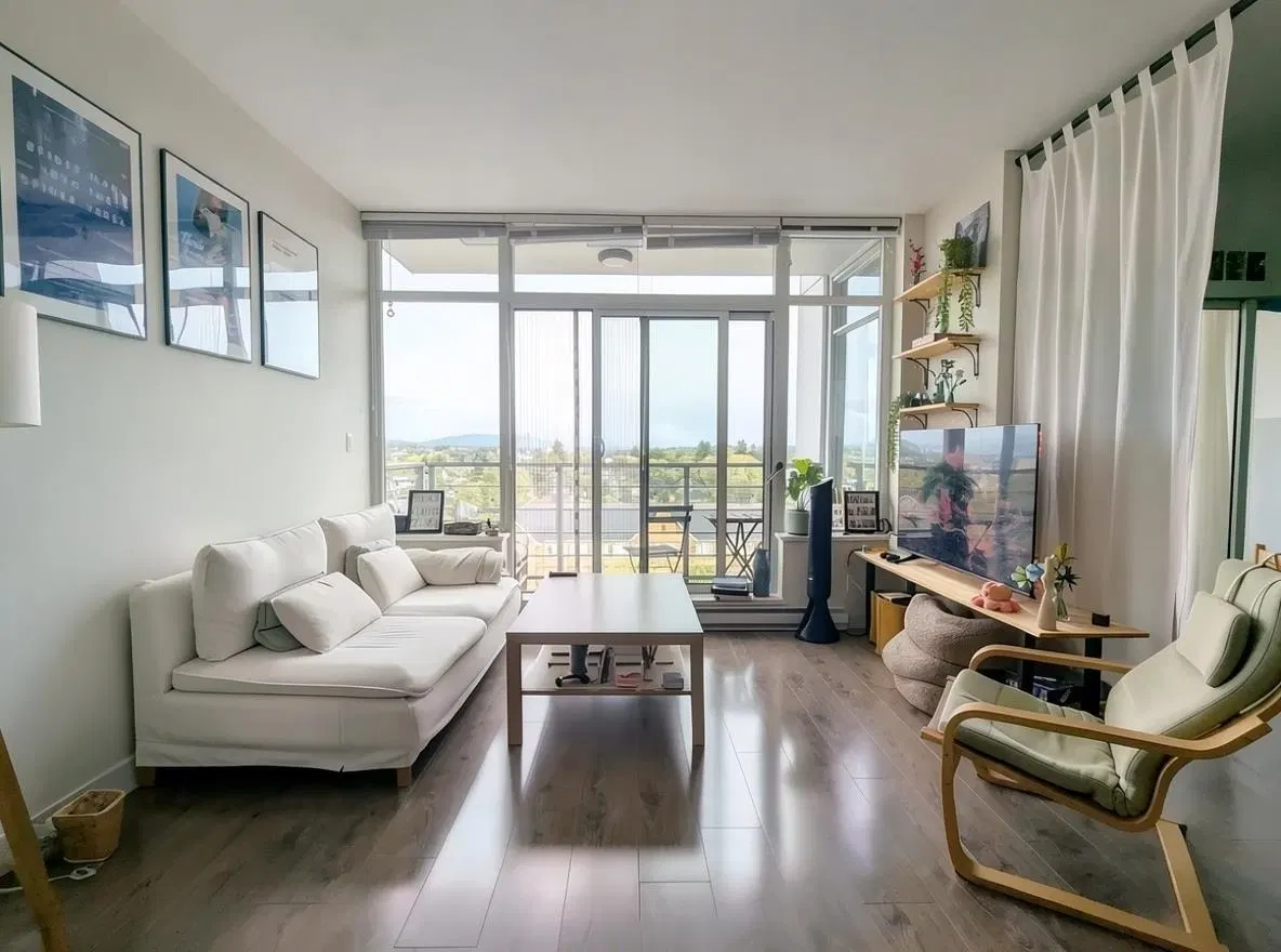 Photo 2 of 14 at #9xx – 2788 Prince Edward Street