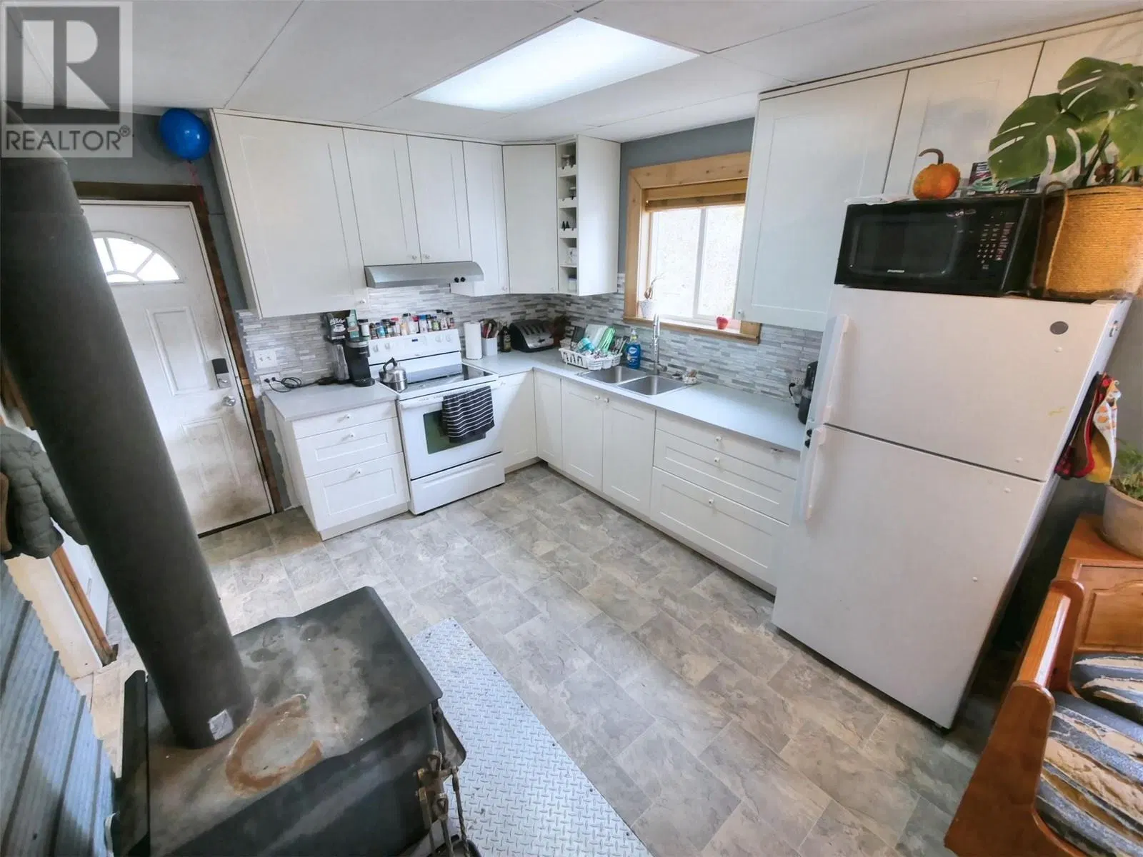 Photo 2 of 12 at 1322 Glendale Avenue