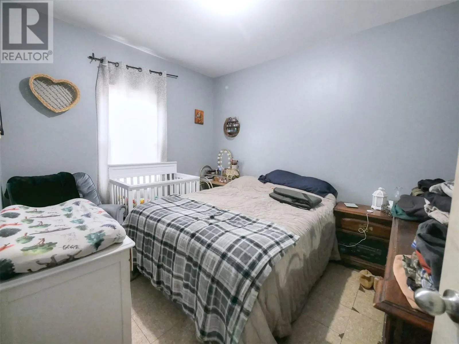 Photo 5 of 12 at 1322 Glendale Avenue