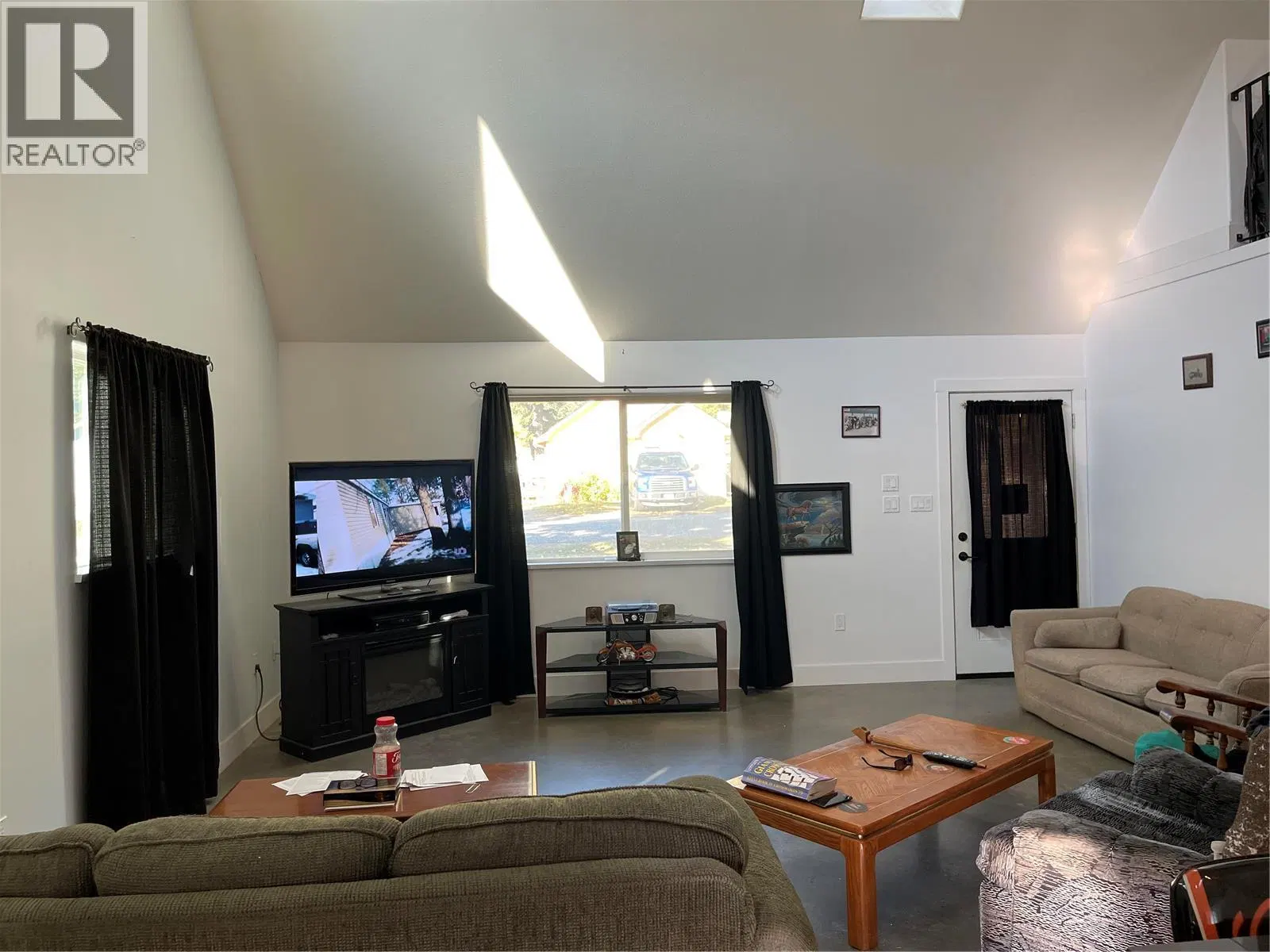 Photo 4 of 22 at 5763 Ponderosa Road