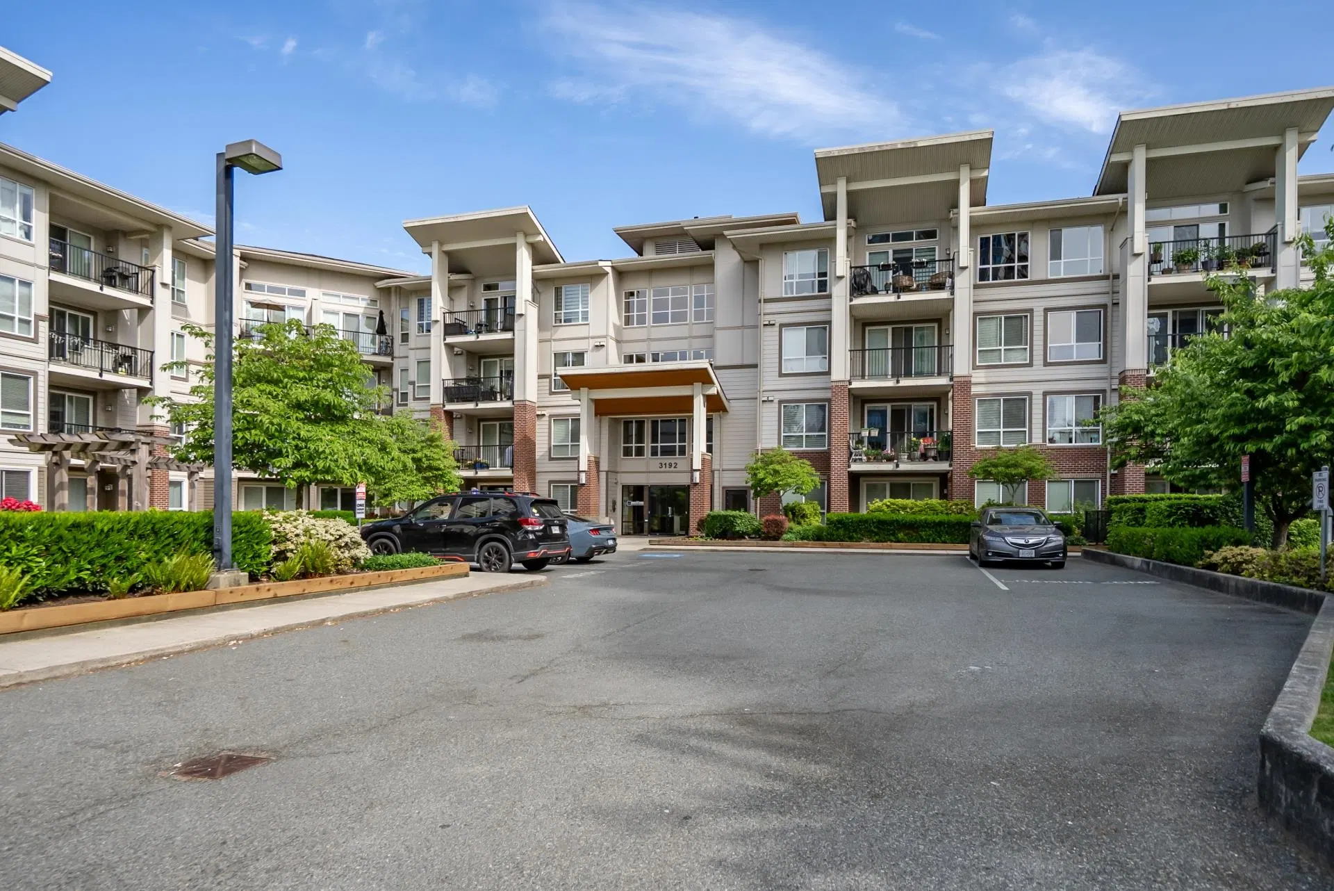 #303 – 3192 Gladwin Road