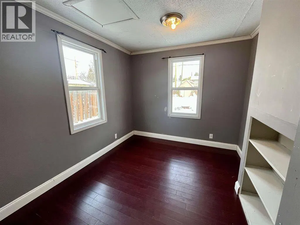 Photo 5 of 17 at 10424 102 Avenue