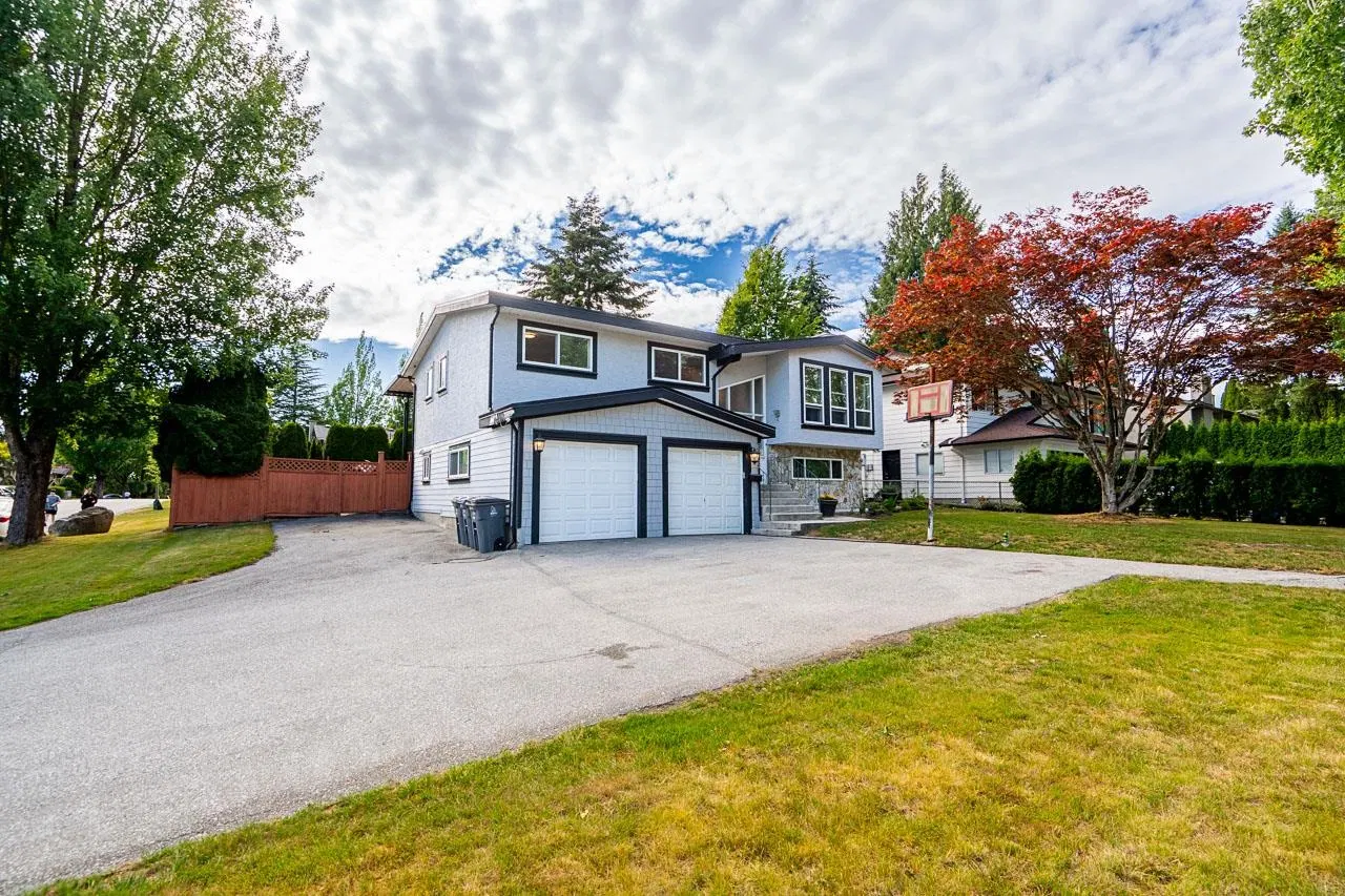 Photo 2 of 25 at 6209 172 Street