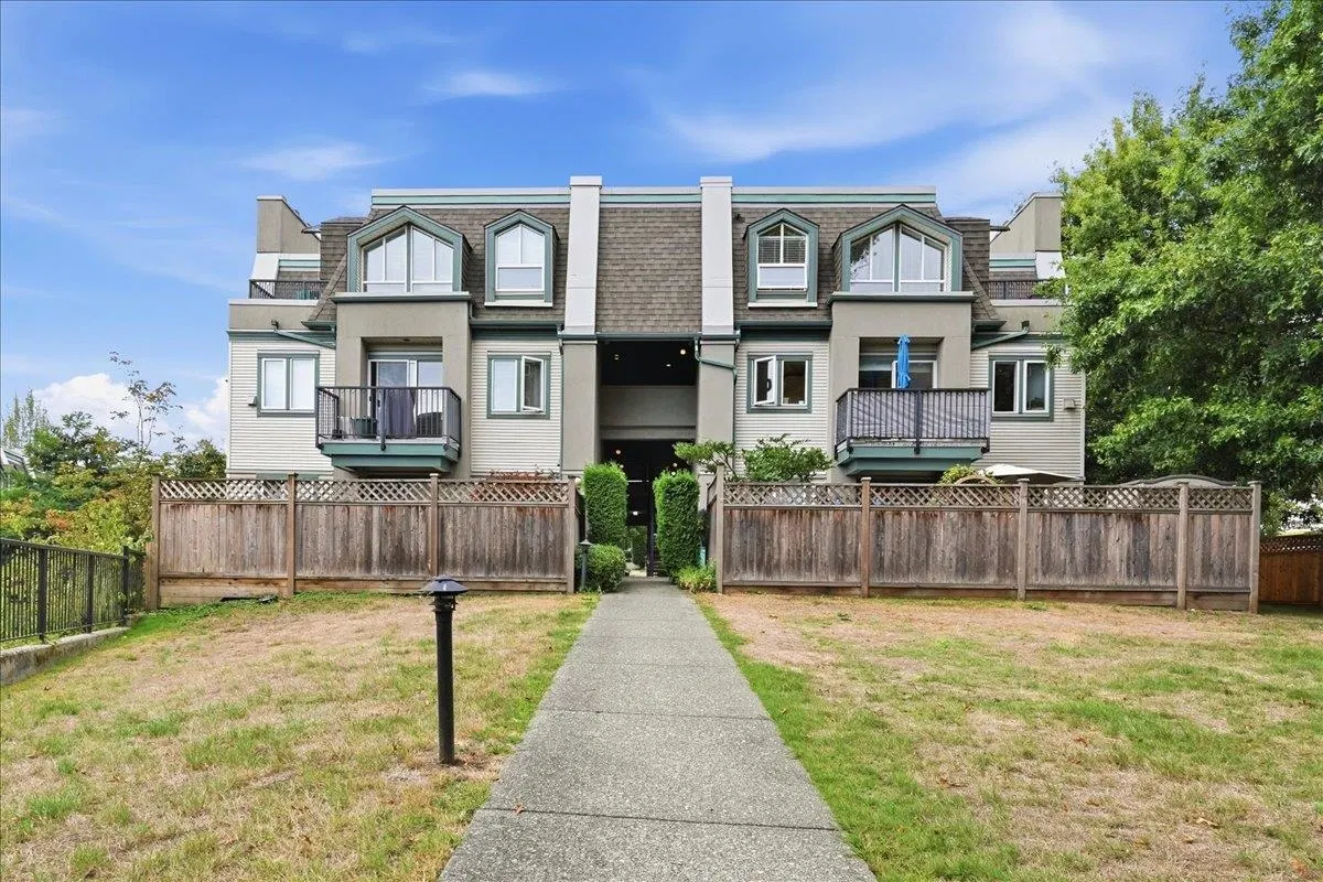 Photo 2 of 30 at #118 – 217 Begin Street