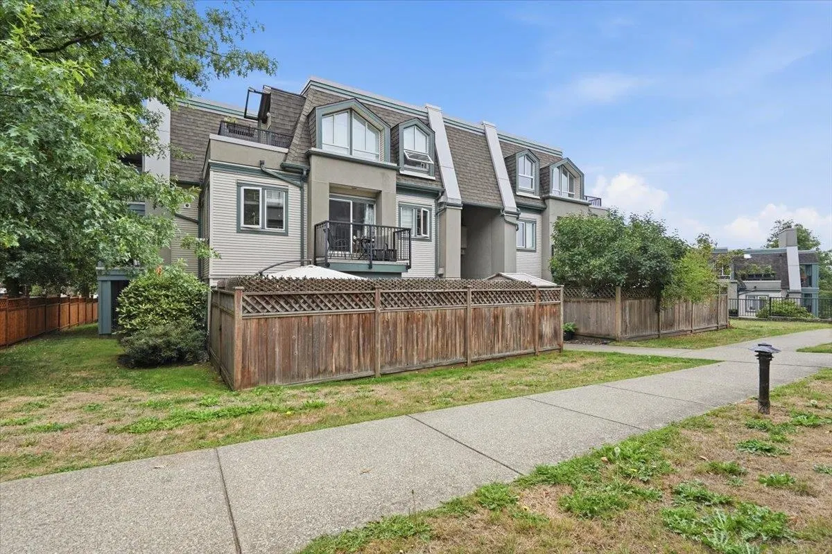 Photo 3 of 30 at #118 – 217 Begin Street