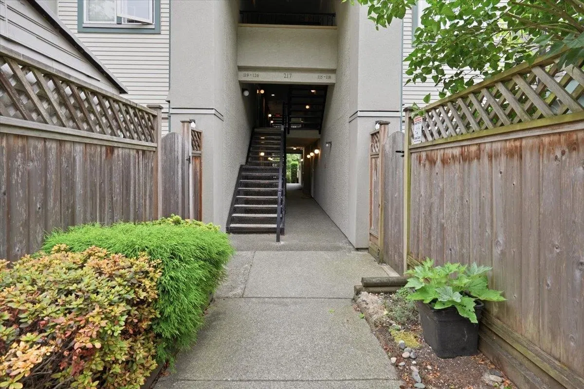 Photo 4 of 30 at #118 – 217 Begin Street