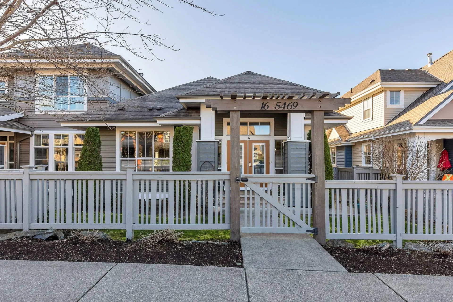 #16 – 5469 Chinook Street