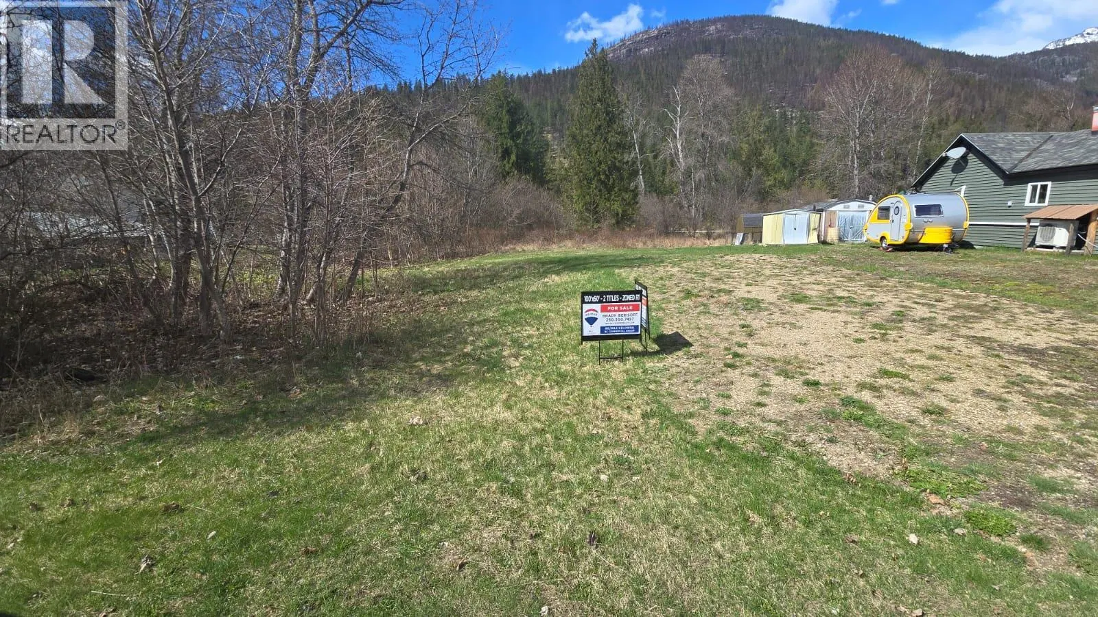 Photo 4 of 11 at 519 Main Street