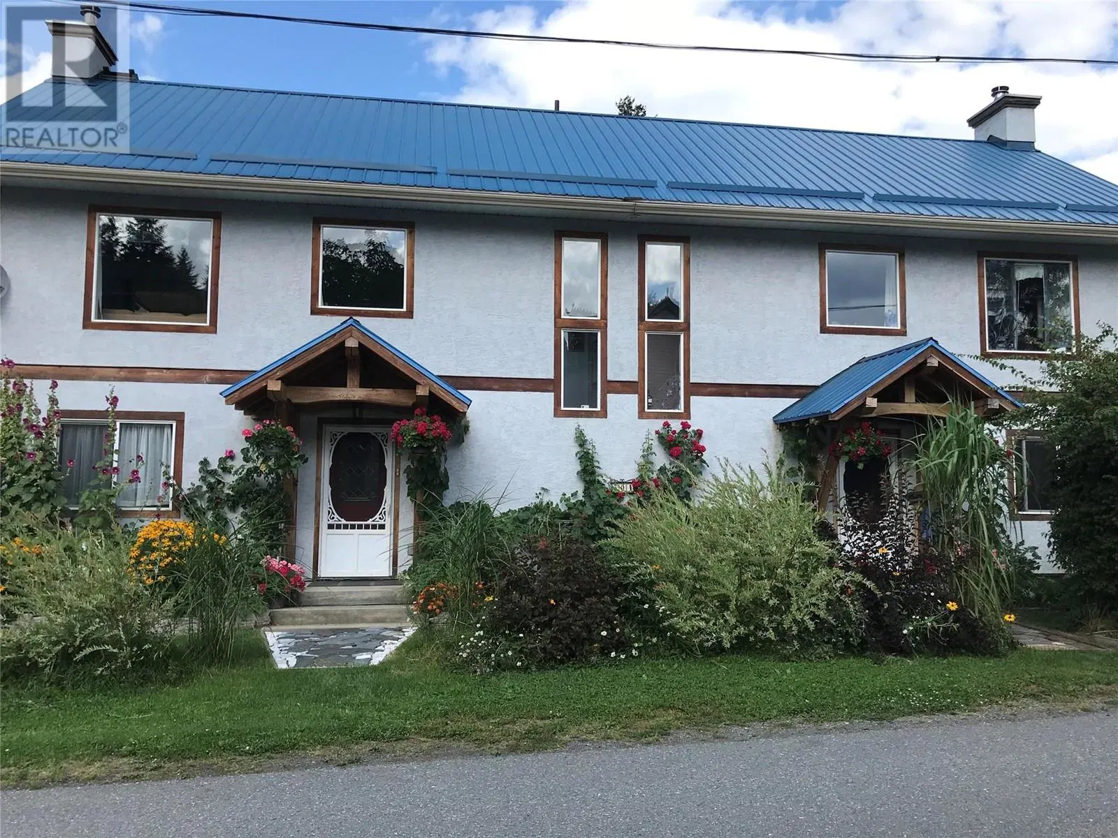 Photo 1 of 12 at 504 CENTRE Street