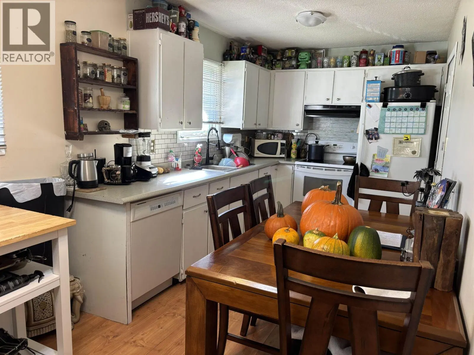 Photo 2 of 12 at 2365 OAK Street