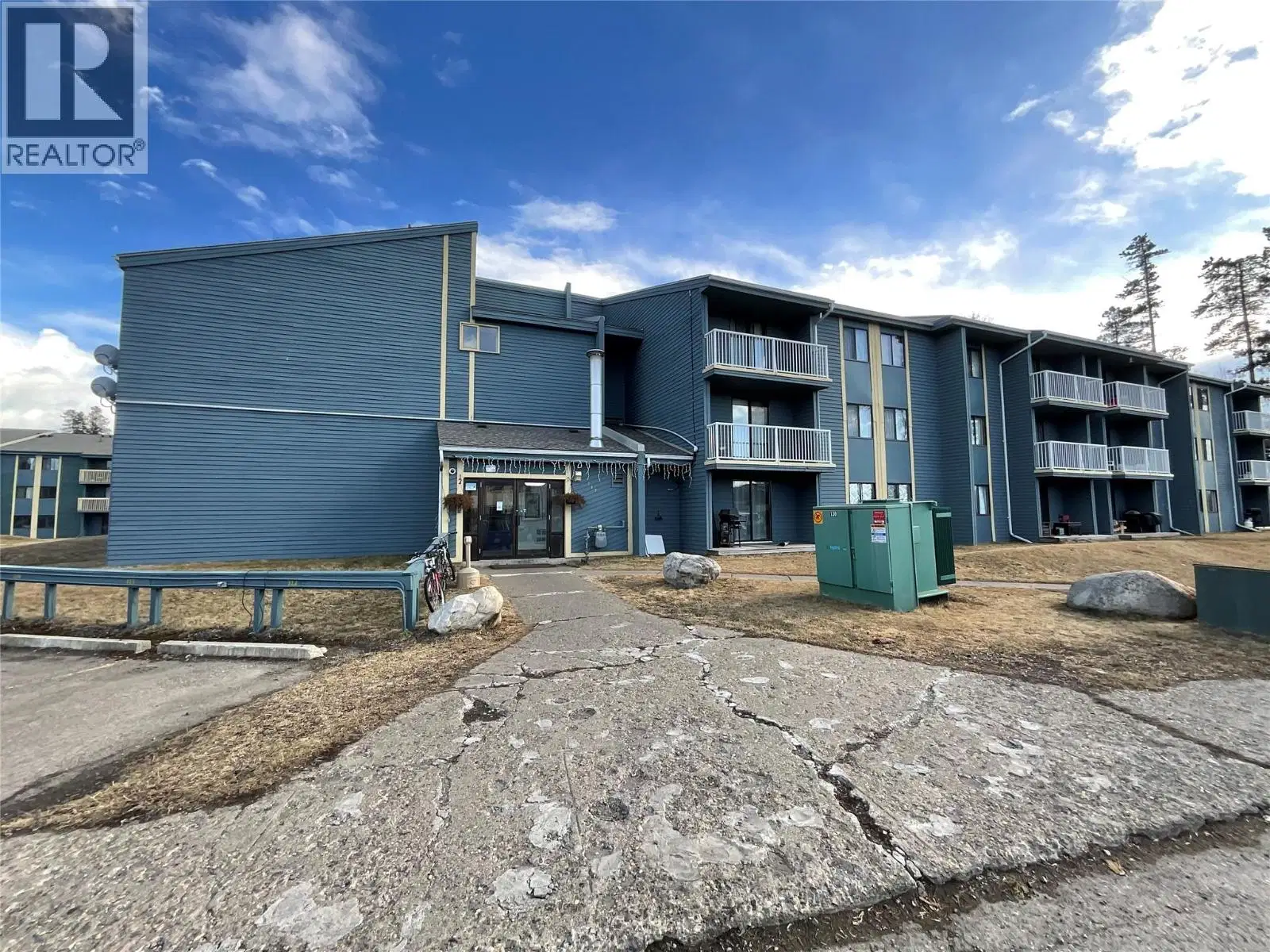 #202 – 212 Spieker Avenue