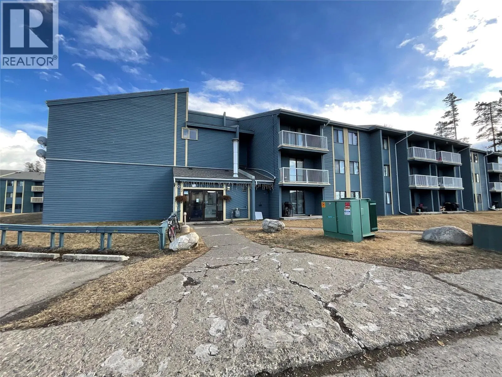 Photo 1 of 11 at #202 – 212 Spieker Avenue