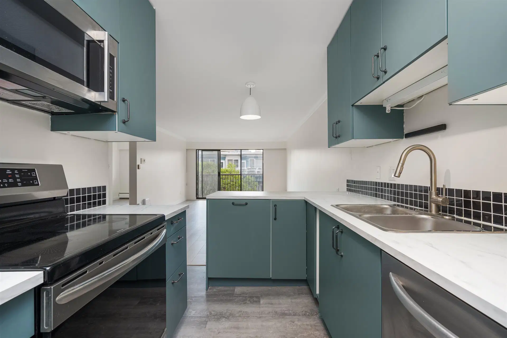 #204 – 127 4th Street