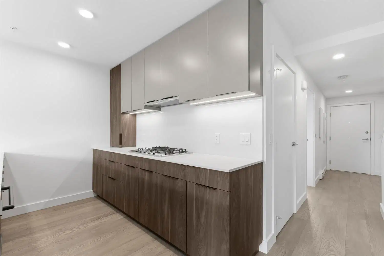 #305 – 3590 39th Avenue