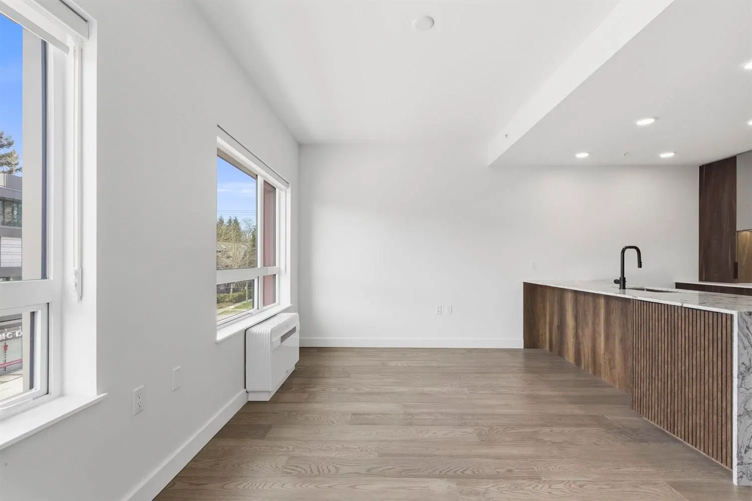 Photo 2 of 26 at #305 – 3590 W 39th Avenue