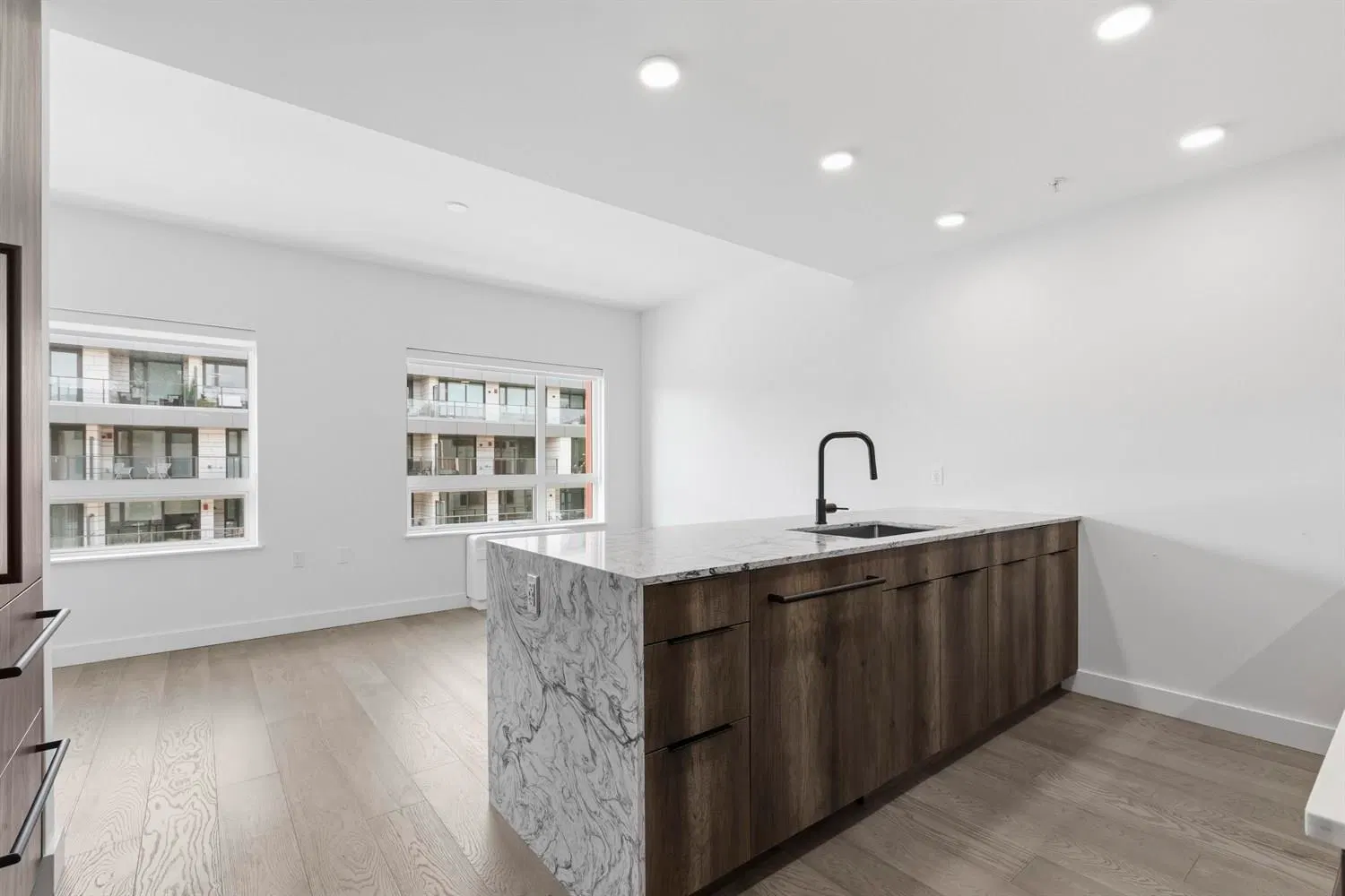 Photo 4 of 26 at #305 – 3590 W 39th Avenue