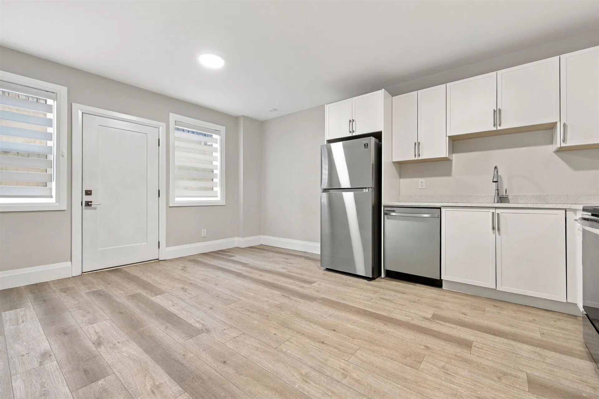 Photo 4 of 18 at 16539 8th Avenue