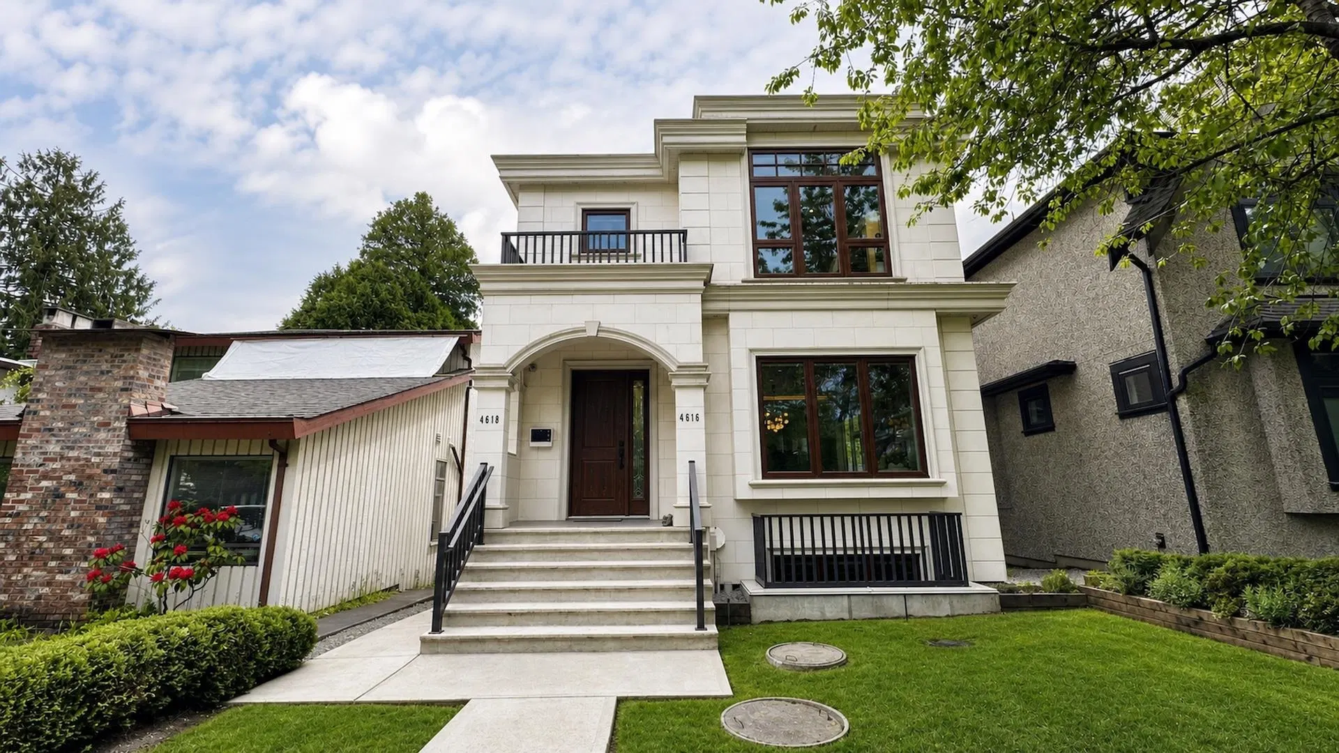 Photo 2 of 40 at 4618 W 8th Avenue