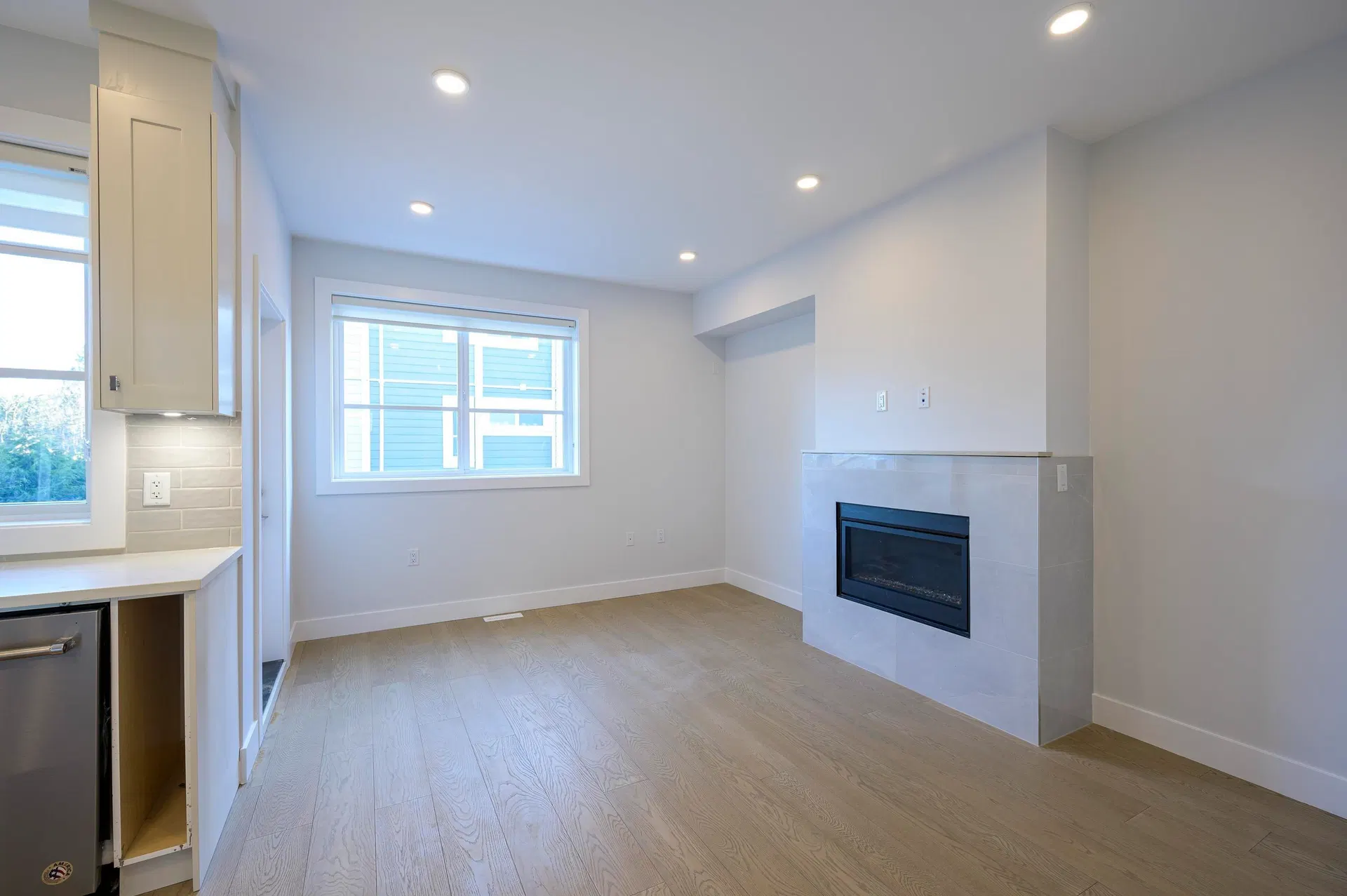 Photo 4 of 18 at #36 – 5377 8a Avenue
